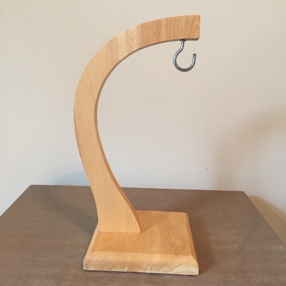 ⭐️ 5/$25 Wood banana hanger. EUC